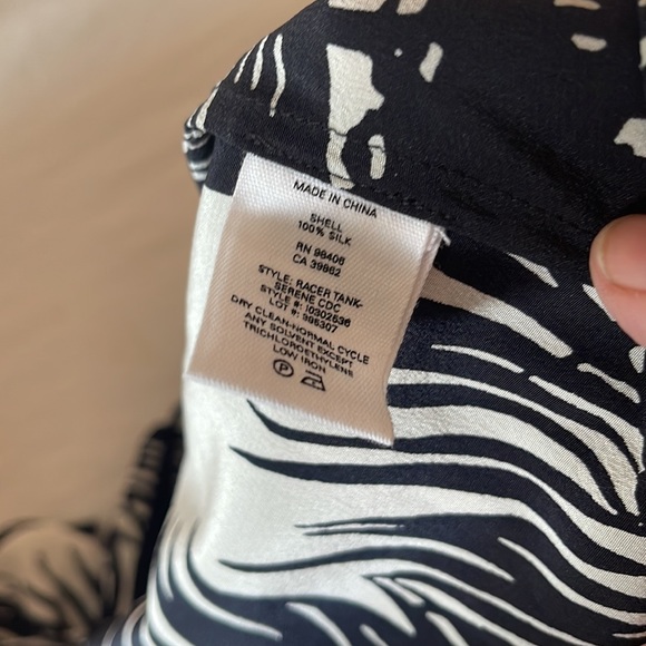 THEORY 100% SILK PALM PRINT ‘SERENE CDC’ RACER TANK - Picture 3 of 3